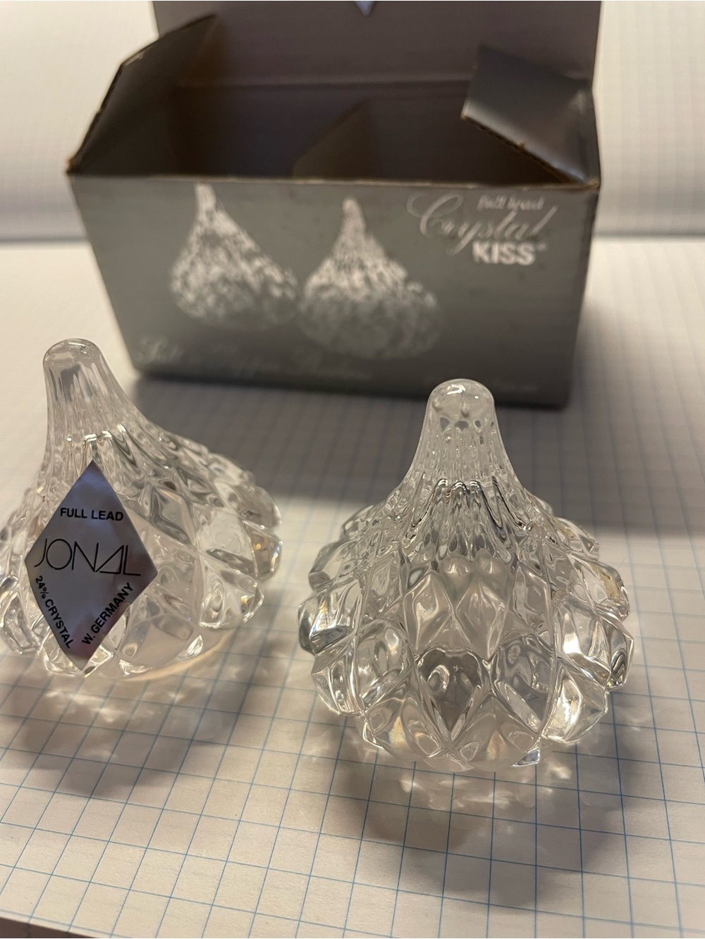 VTG ‘89 Jonal Hershey’s Kiss Lead Crystal Salt & Pepper Shaker Set Germany Boxed